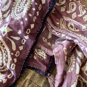 ♥️ Magnolia Pearl Paisley Scarf